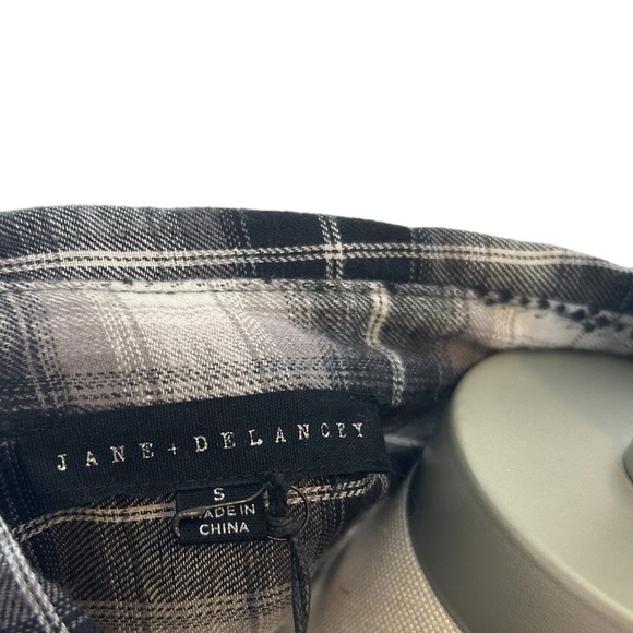 Jane and Delancey Black Stitch Button Down Collared Boyfriend Plaid Top Small - Picture 12 of 13